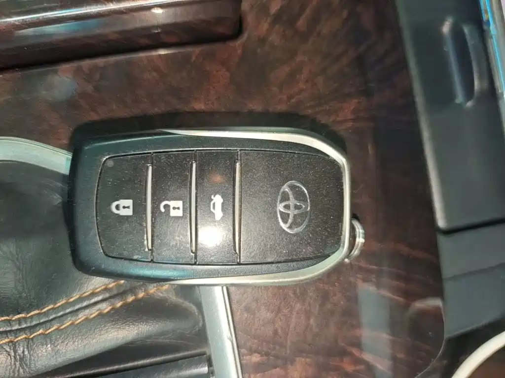 Toyota Camry — миниатюра 9