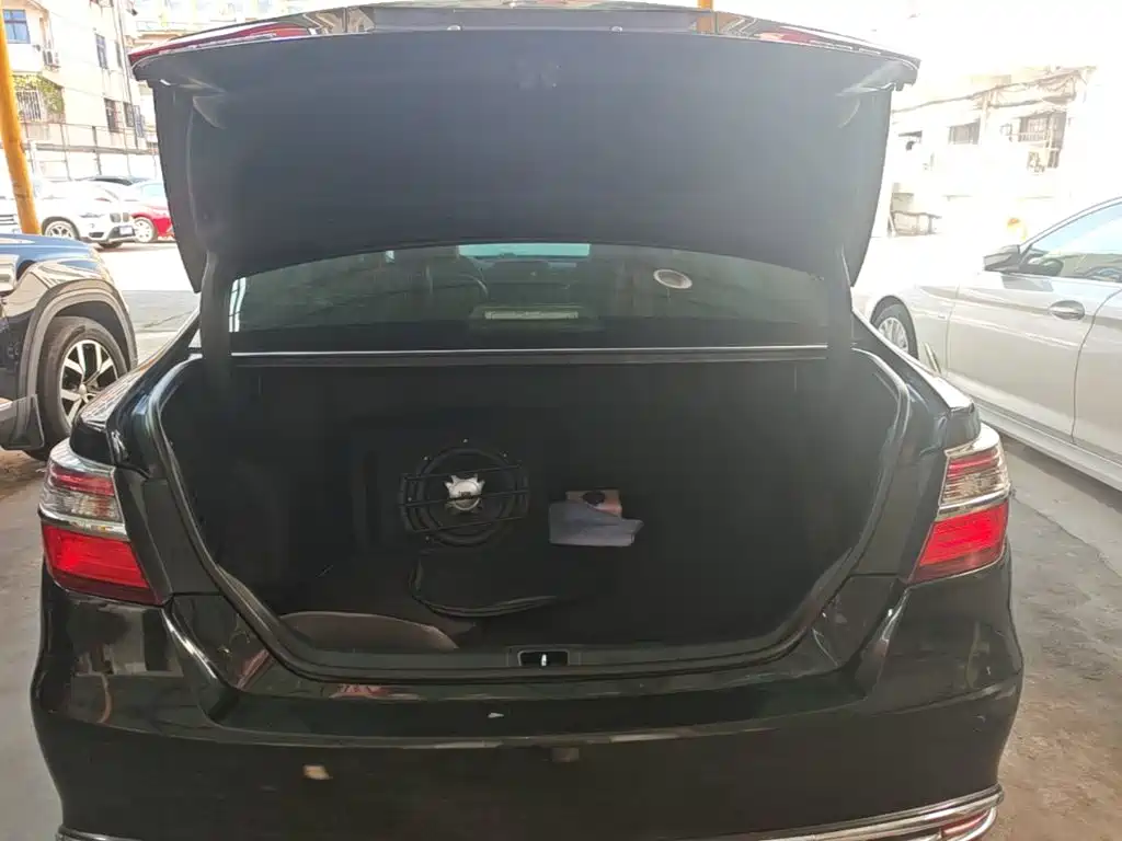 Toyota Camry — миниатюра 19
