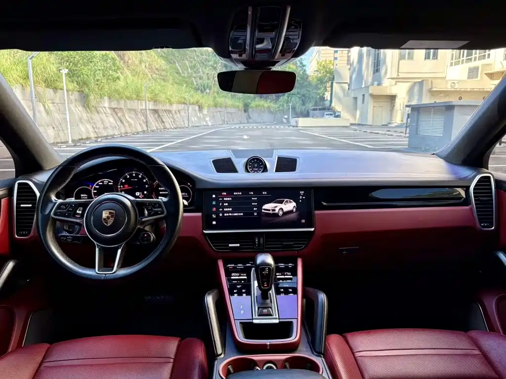 Porsche Cayenne — миниатюра 6