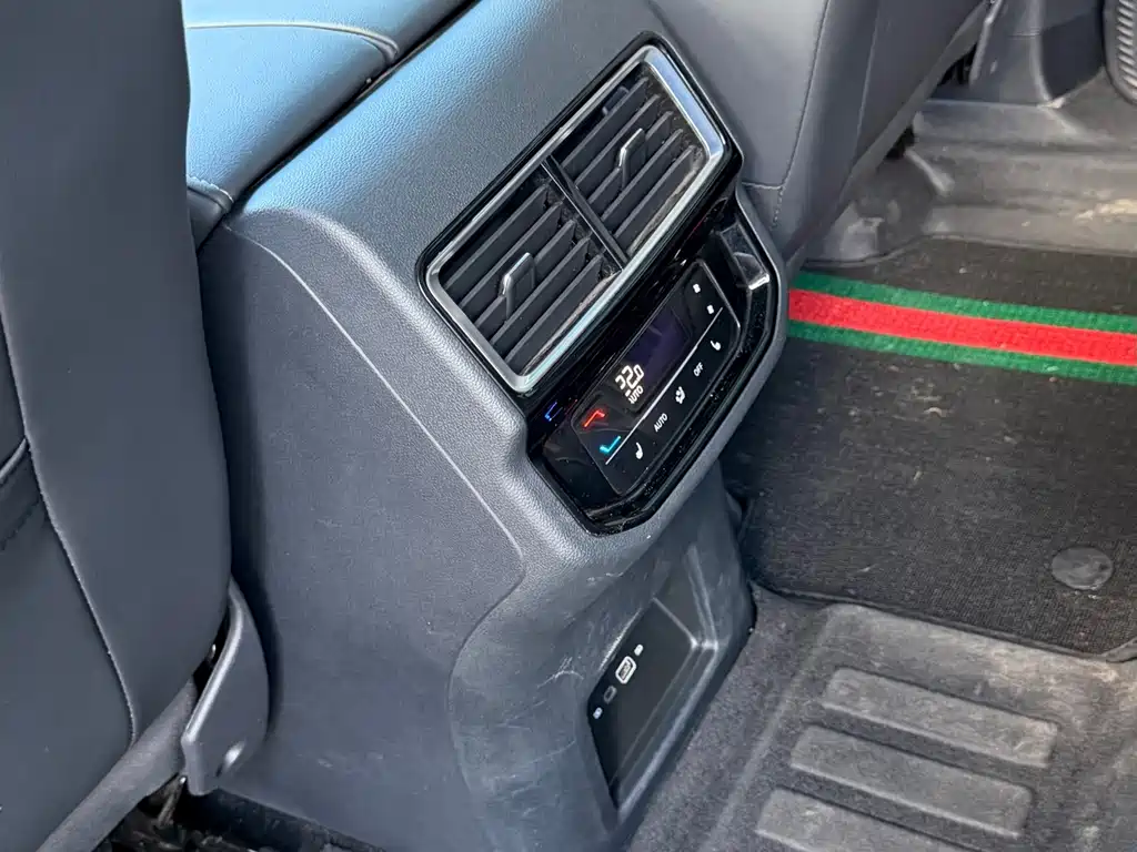 Volkswagen Teramont — миниатюра 16