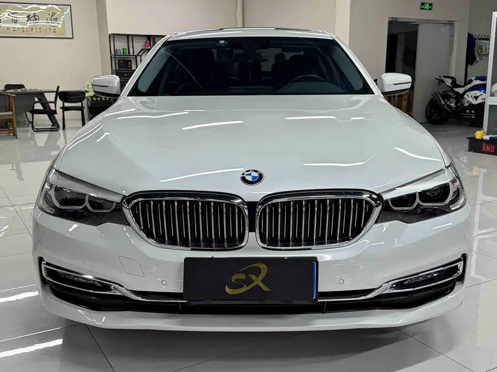 BMW 5 Series — миниатюра 3