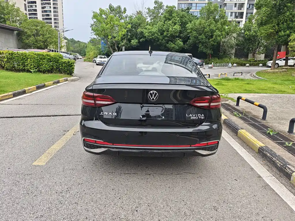 Volkswagen Lavida — миниатюра 6