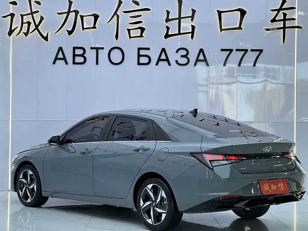 Hyundai Elantra — миниатюра 6