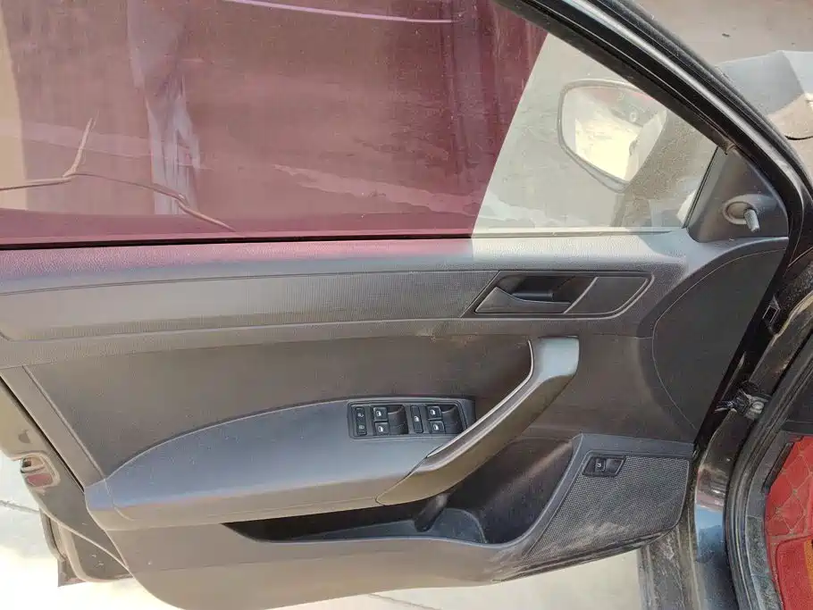 Volkswagen Santana — миниатюра 7