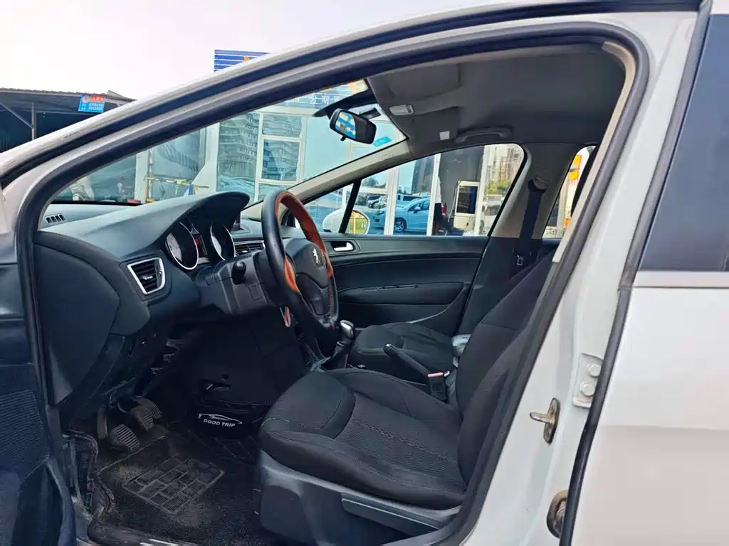 Peugeot 308 — миниатюра 7