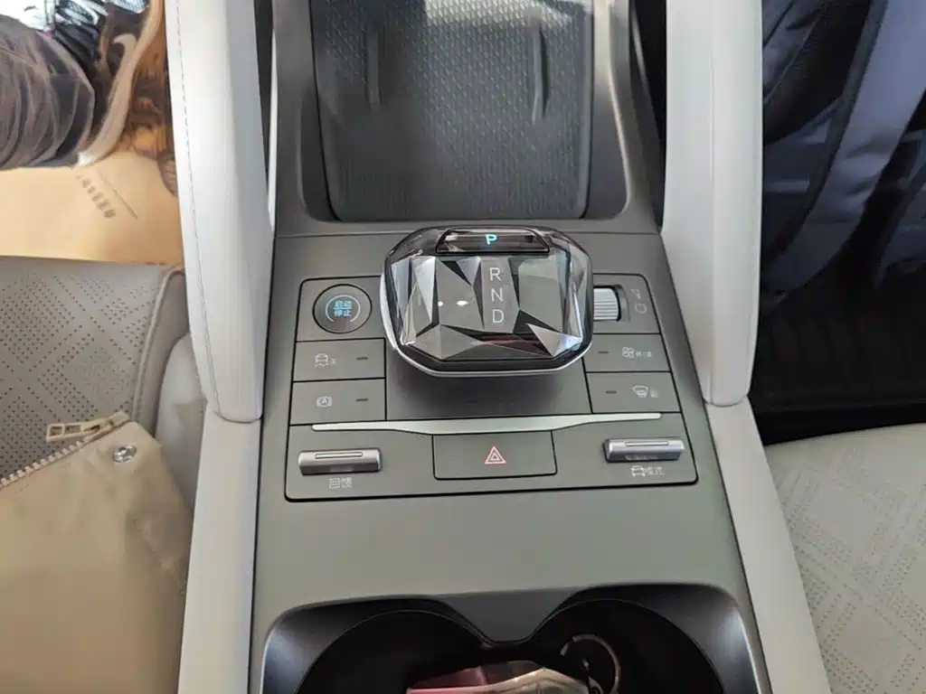 BYD Yuan UP — миниатюра 14