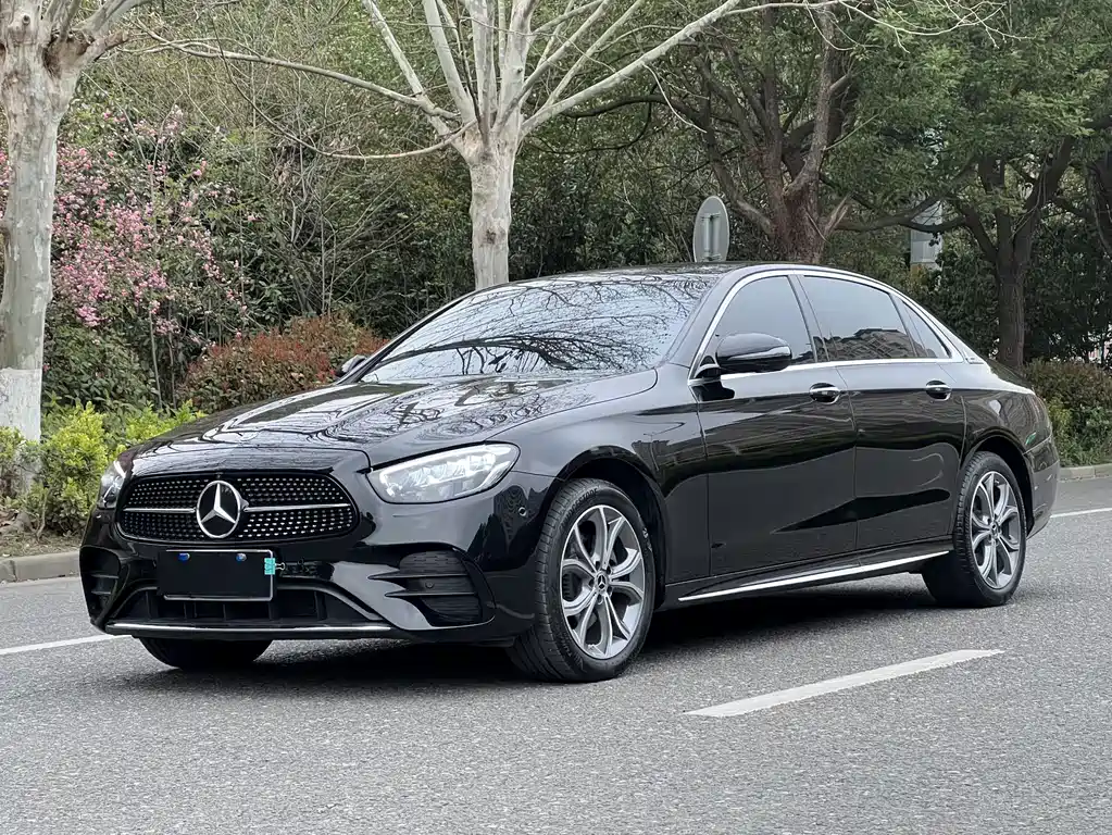 Mercedes-Benz E-Class 2022