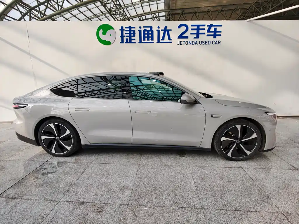 NIO NIO ET7