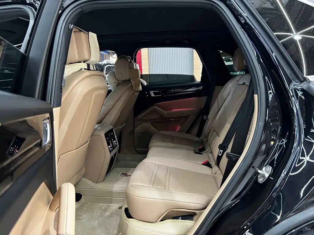 Porsche Cayenne Hybrid — миниатюра 10