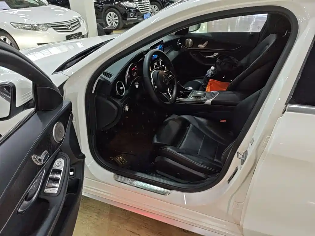 Mercedes-Benz C-Class — миниатюра 16