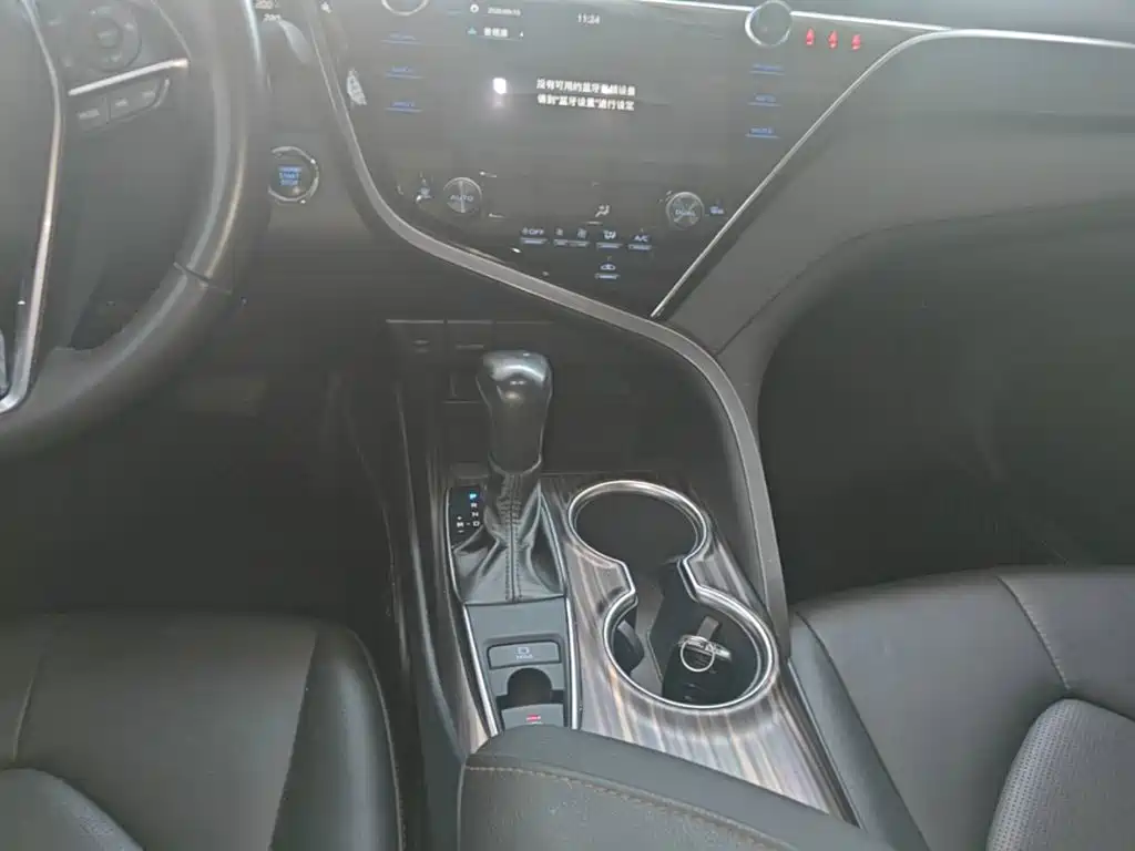 Toyota Camry — миниатюра 14