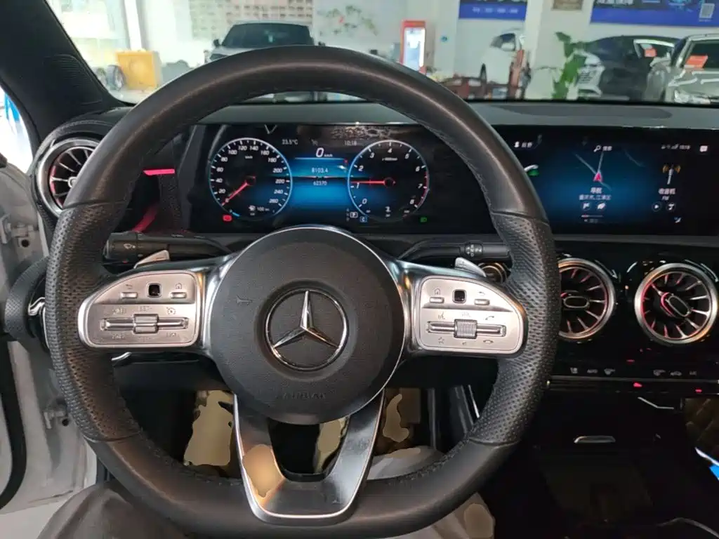Mercedes-Benz A-Class — миниатюра 11