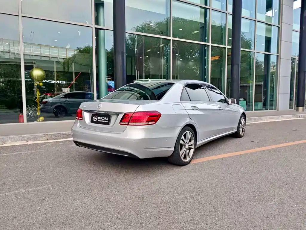 Mercedes-Benz E-Class — миниатюра 3