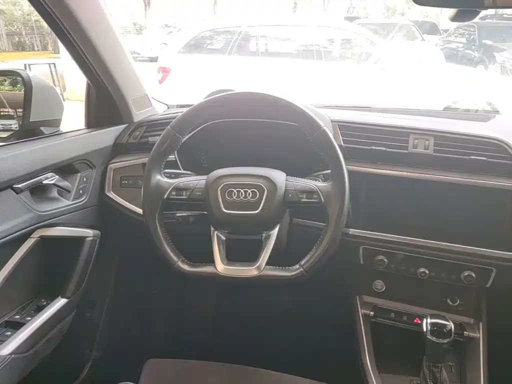 Audi Q3 — миниатюра 11
