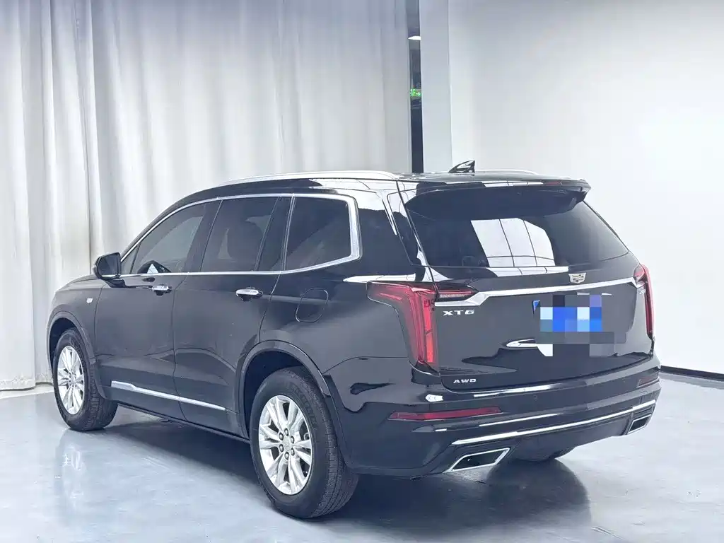 CADILLAC XT6
