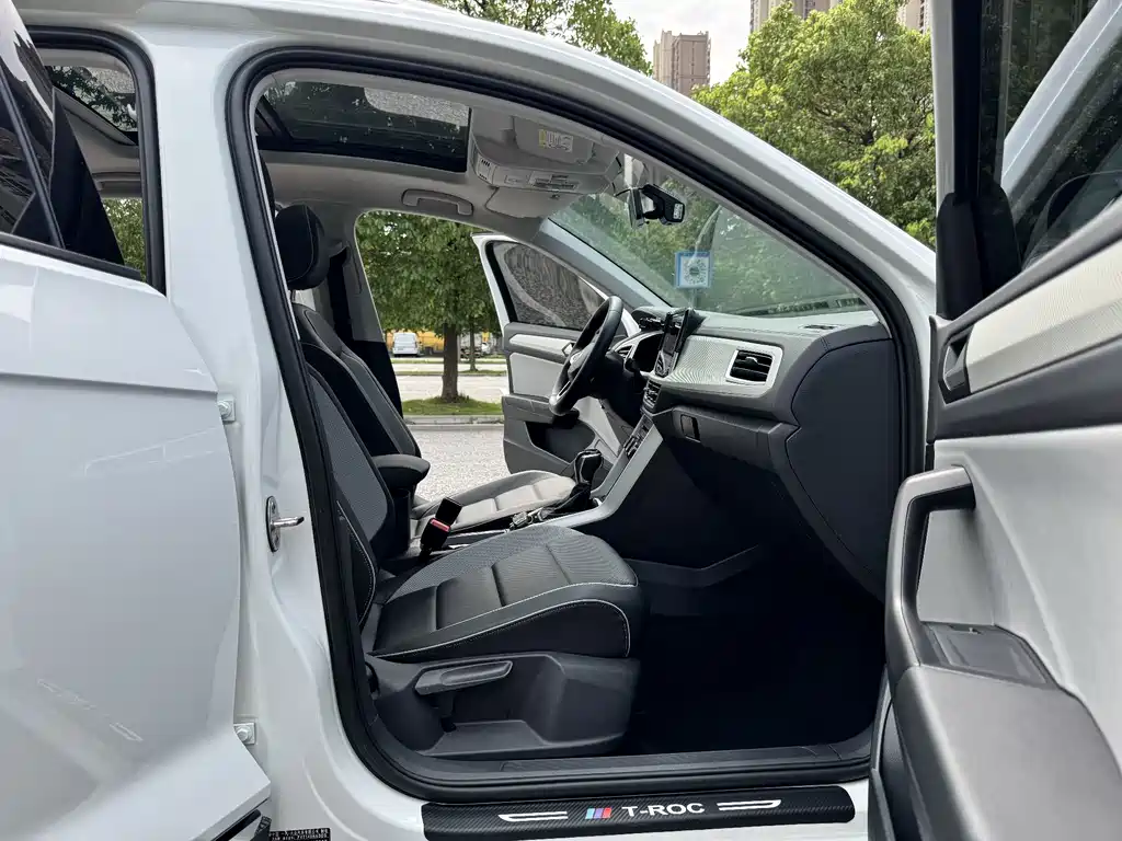 Volkswagen T-Roc — миниатюра 11