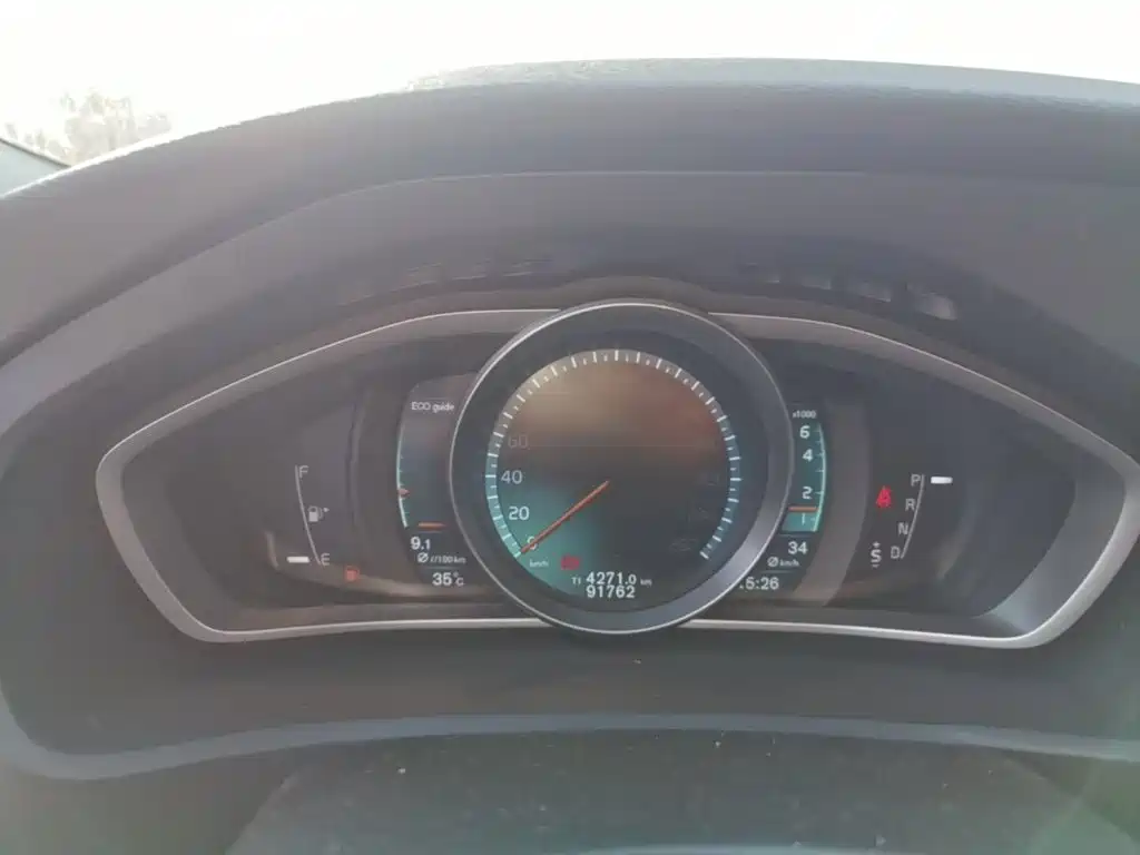 Volvo V40 — миниатюра 12