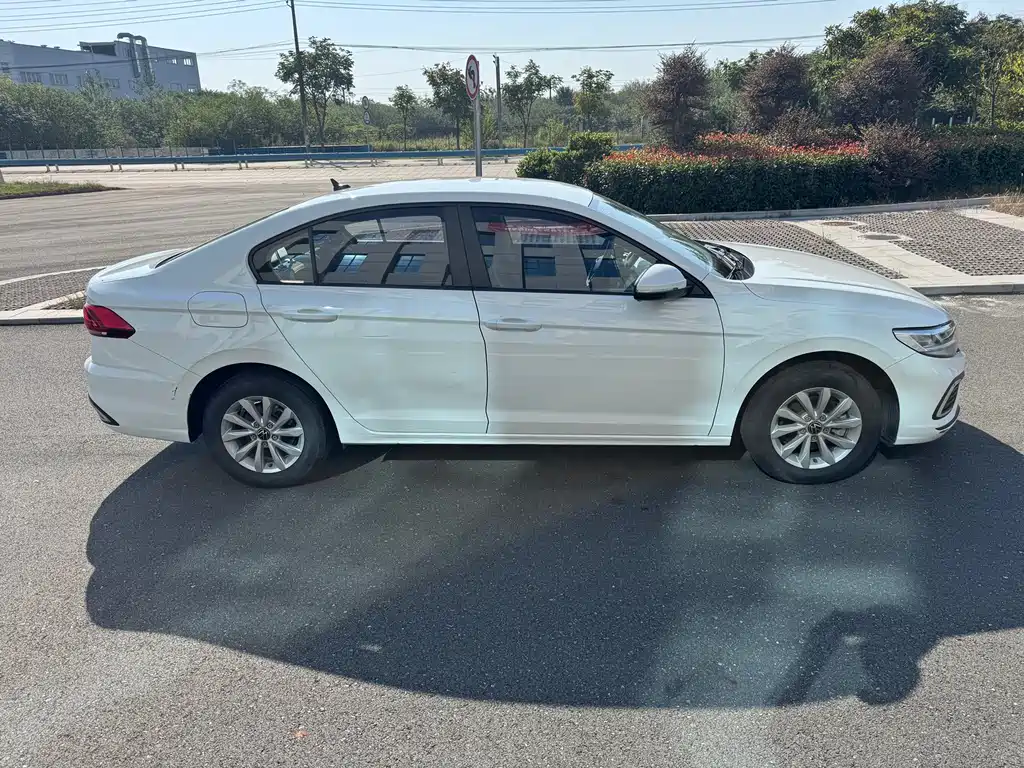 Volkswagen Bora — миниатюра 3