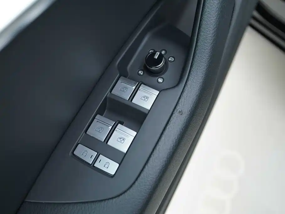 Audi A6L — миниатюра 10