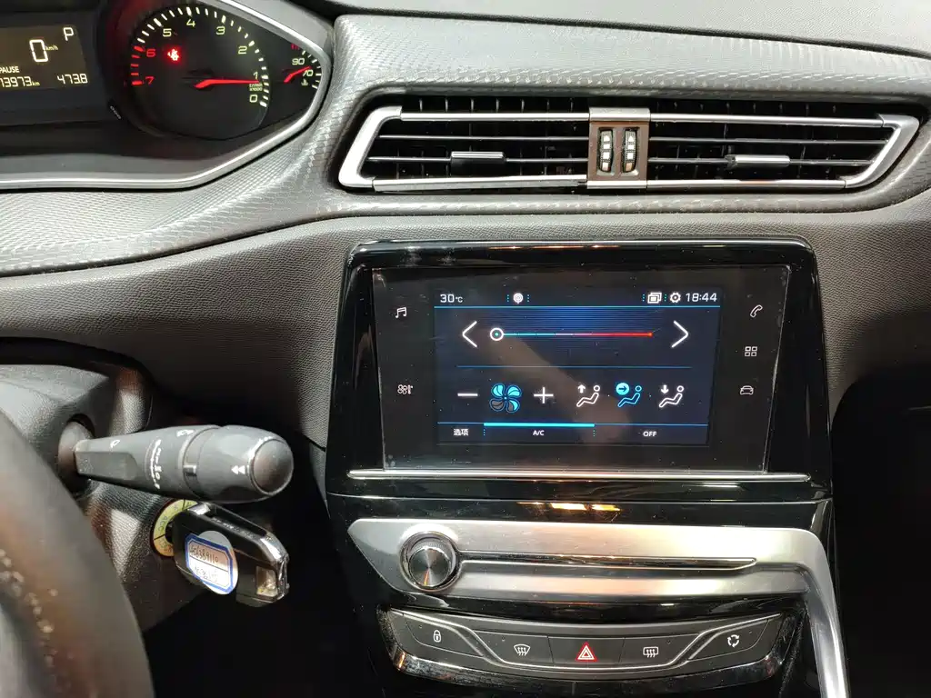Peugeot 308 — миниатюра 14