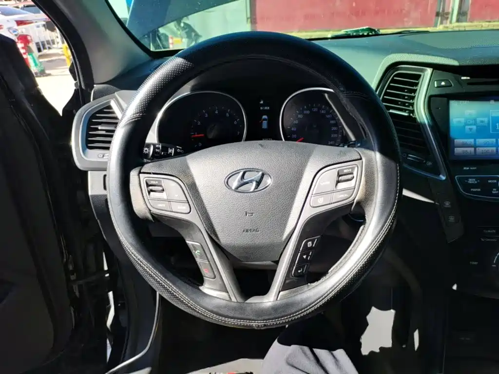 Hyundai Santa Fe — миниатюра 11