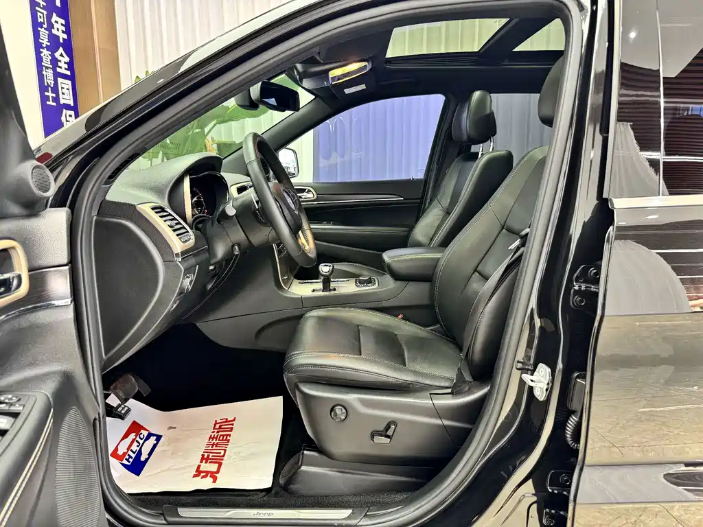 Jeep Grand Cherokee (Import) — миниатюра 7