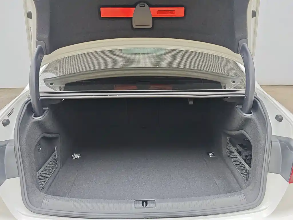 Audi A4L — миниатюра 19