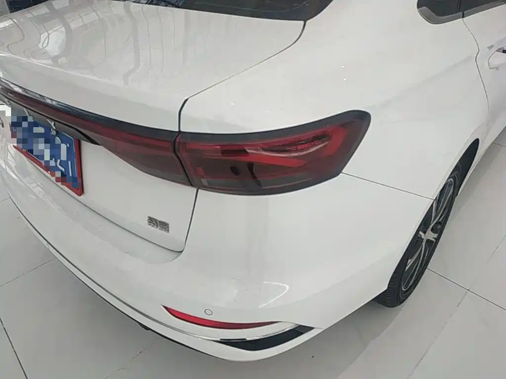 Geely Emgrand — миниатюра 8