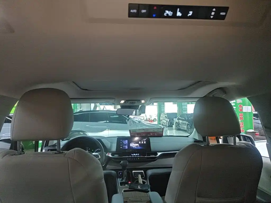 Toyota Sienna — миниатюра 18