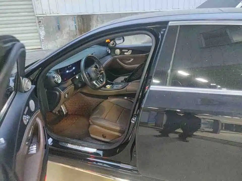 Mercedes-Benz E-Class — миниатюра 3