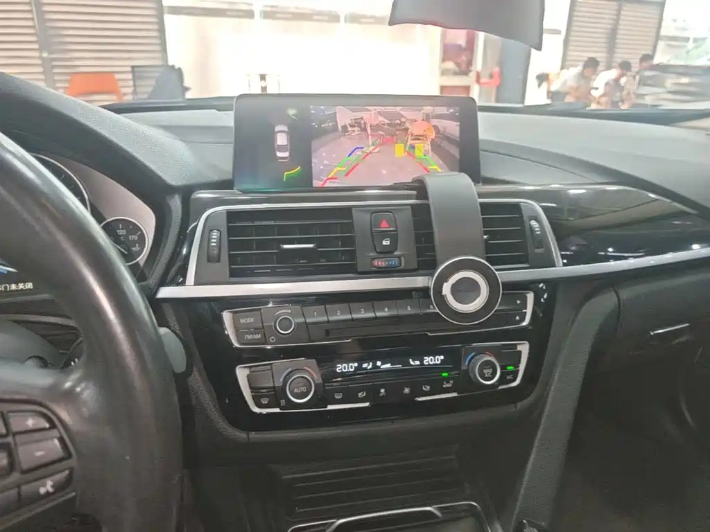 BMW 3 Series — миниатюра 13