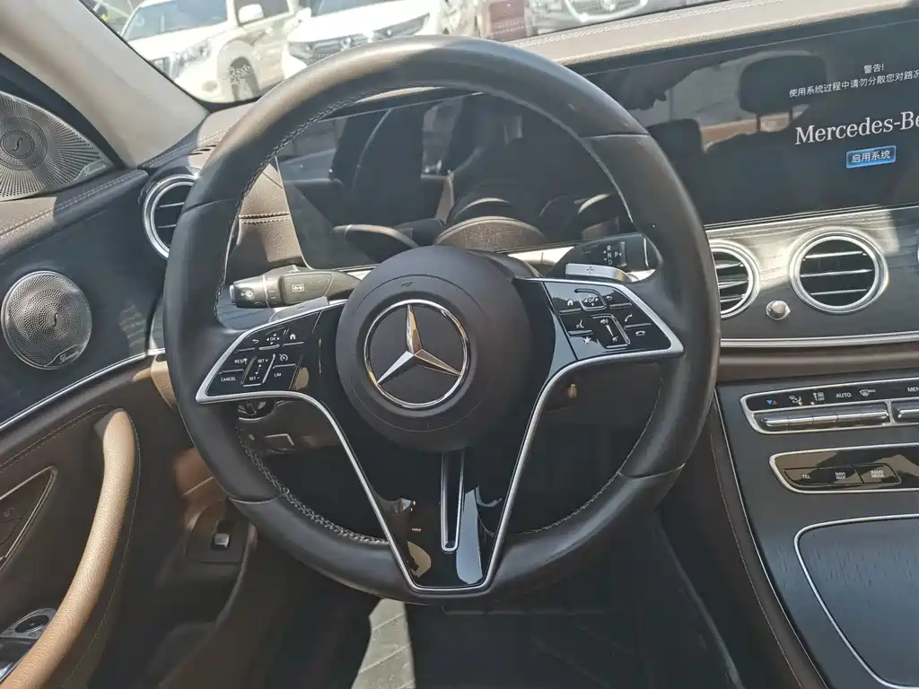 Mercedes-Benz E-Class — миниатюра 15