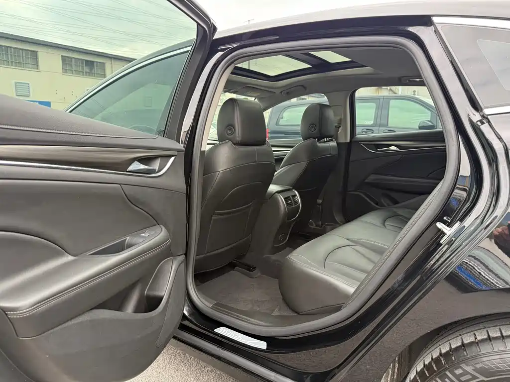 Buick LaCrosse 2021 652T Luxury