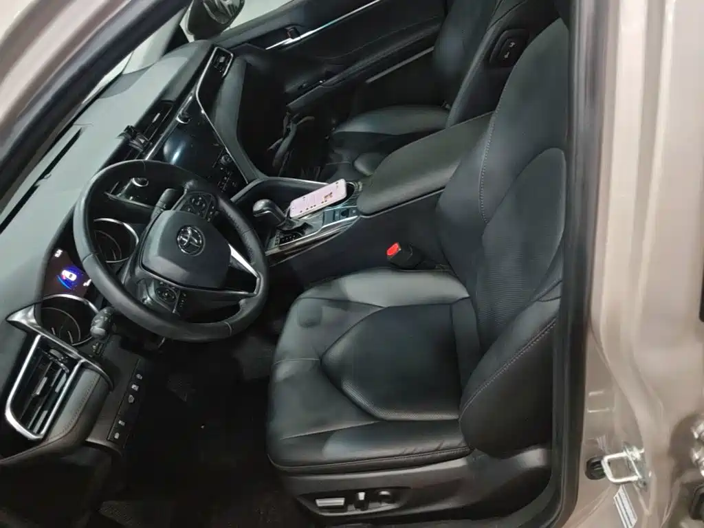 Toyota Camry — миниатюра 15