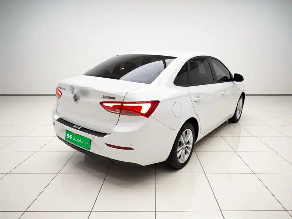 Buick Excelle — миниатюра 6
