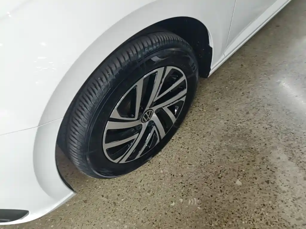 Volkswagen Lavida — миниатюра 23