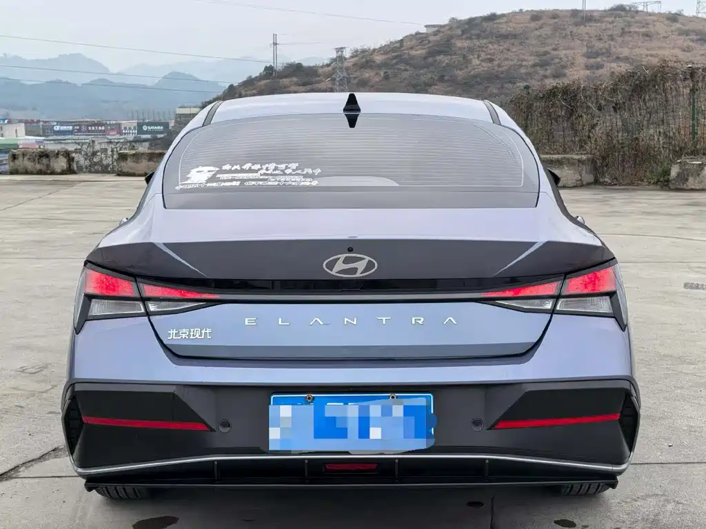Hyundai Elantra — миниатюра 9
