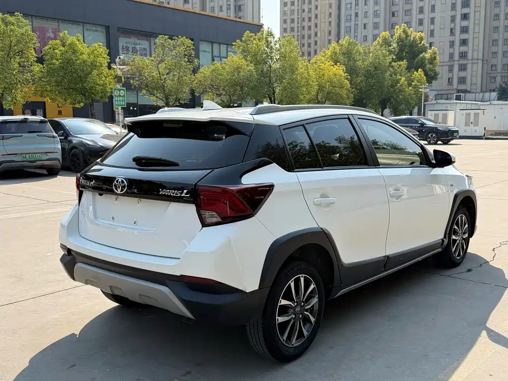 Toyota Yaris L — миниатюра 18