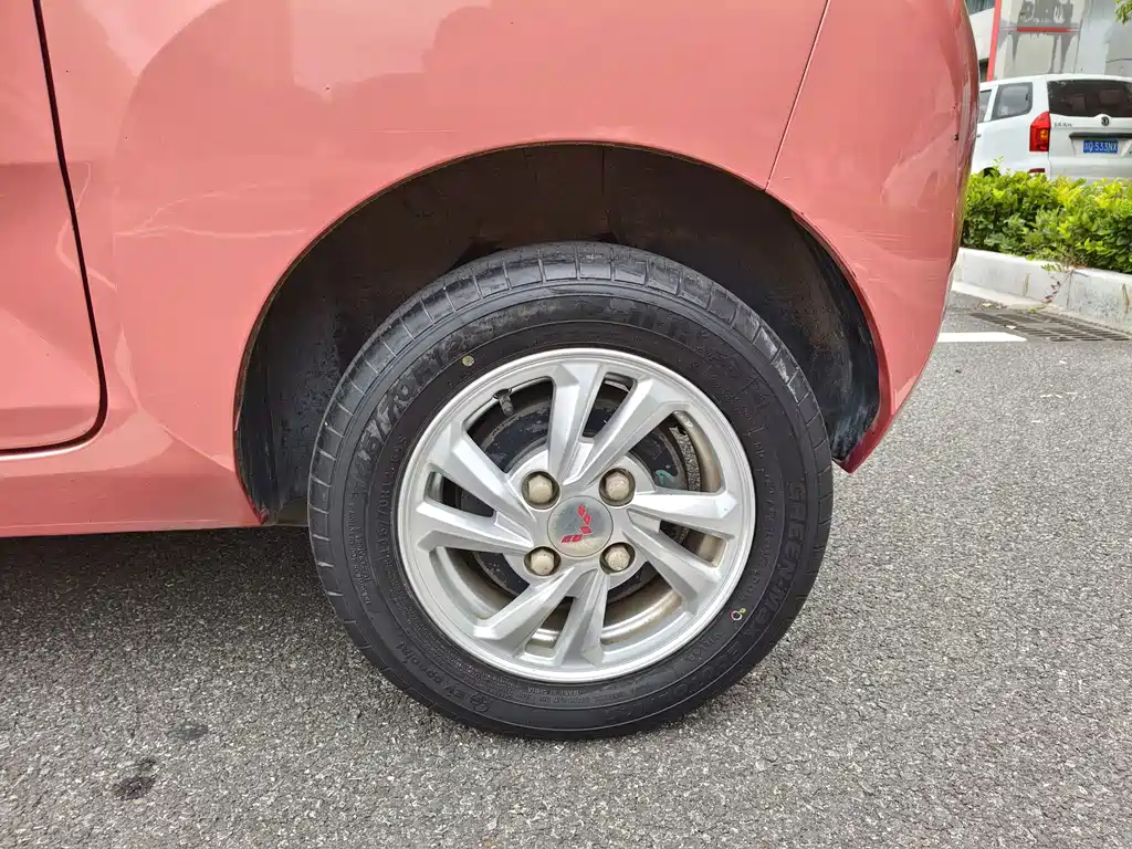 Wuling MINIEV — миниатюра 16