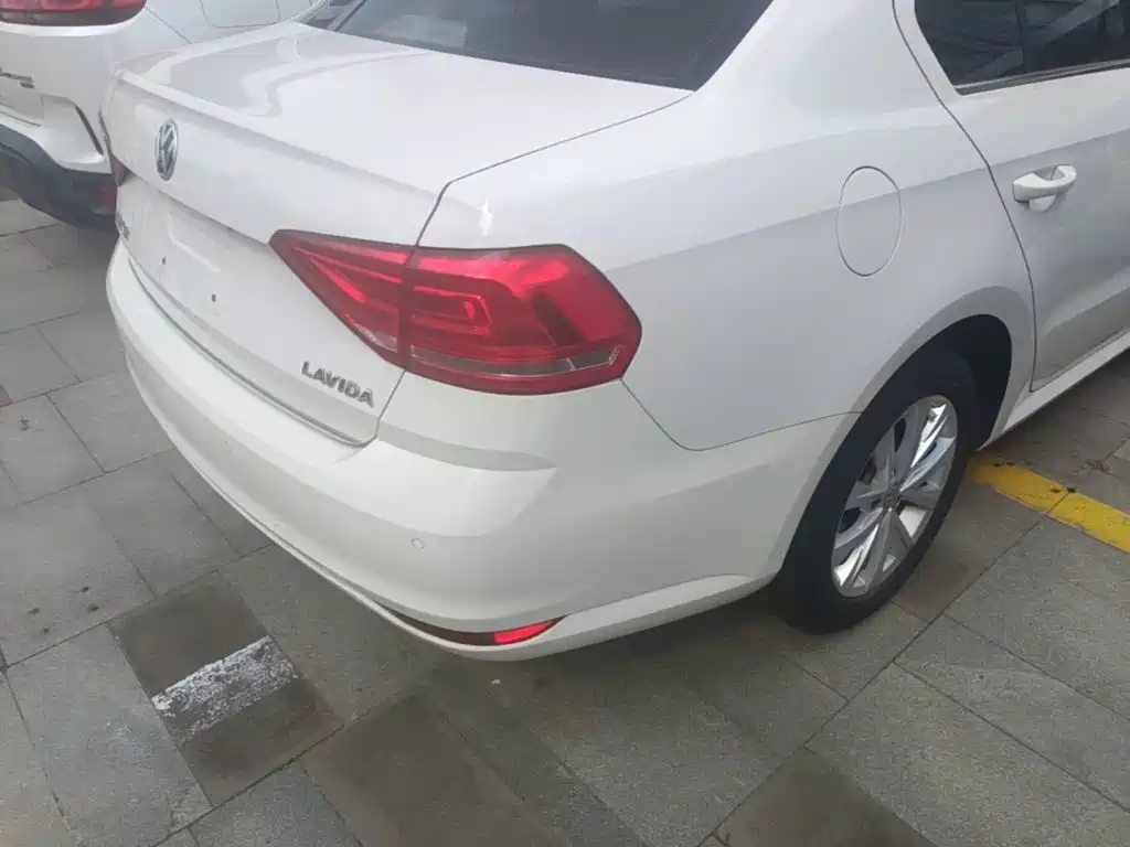 Volkswagen Lavida — миниатюра 8