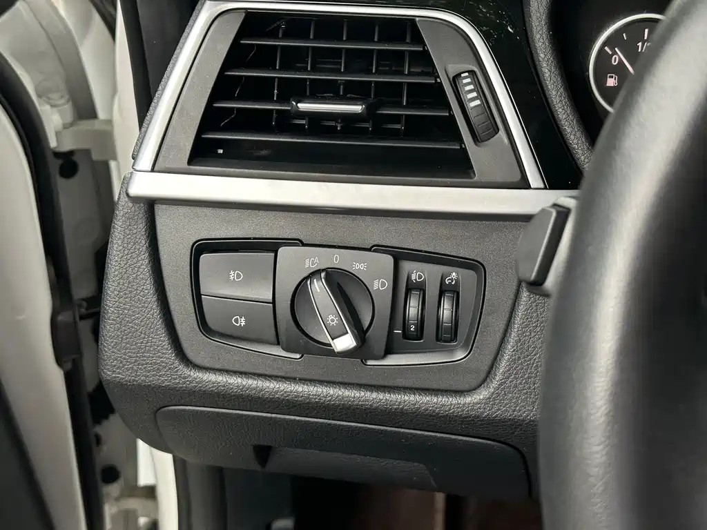BMW 3 Series — миниатюра 9