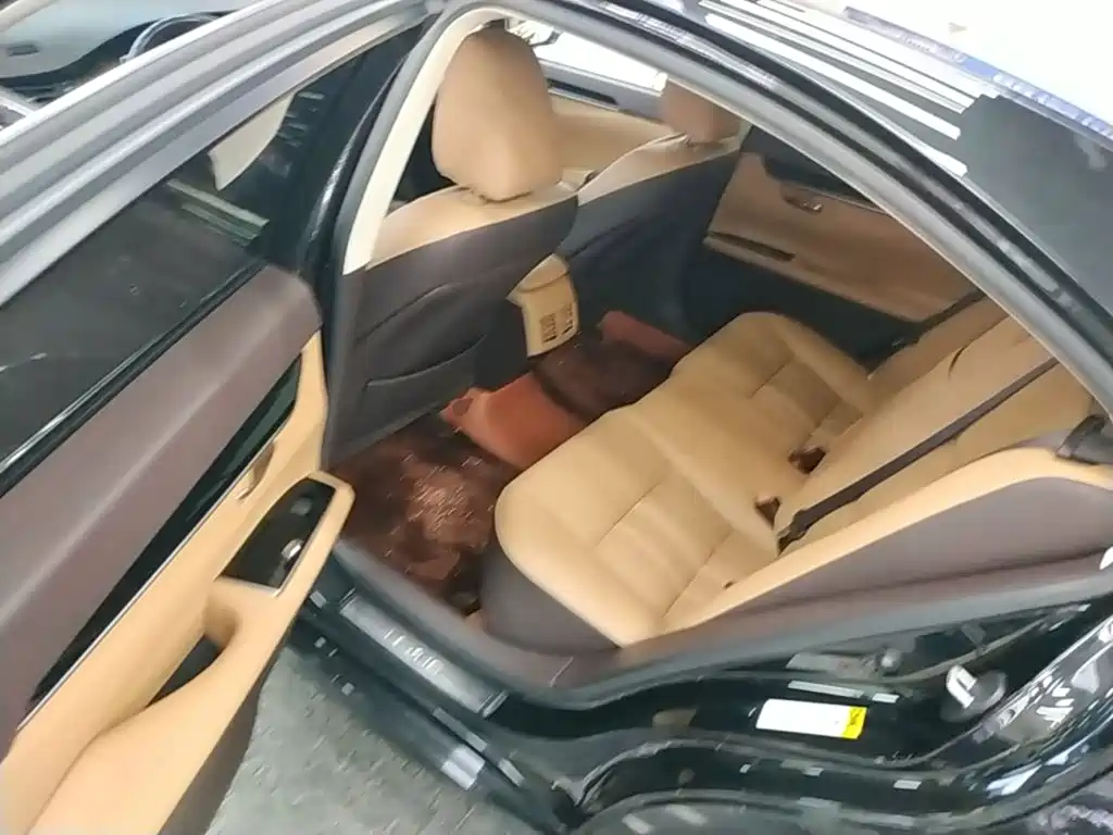 Lexus ES — миниатюра 17