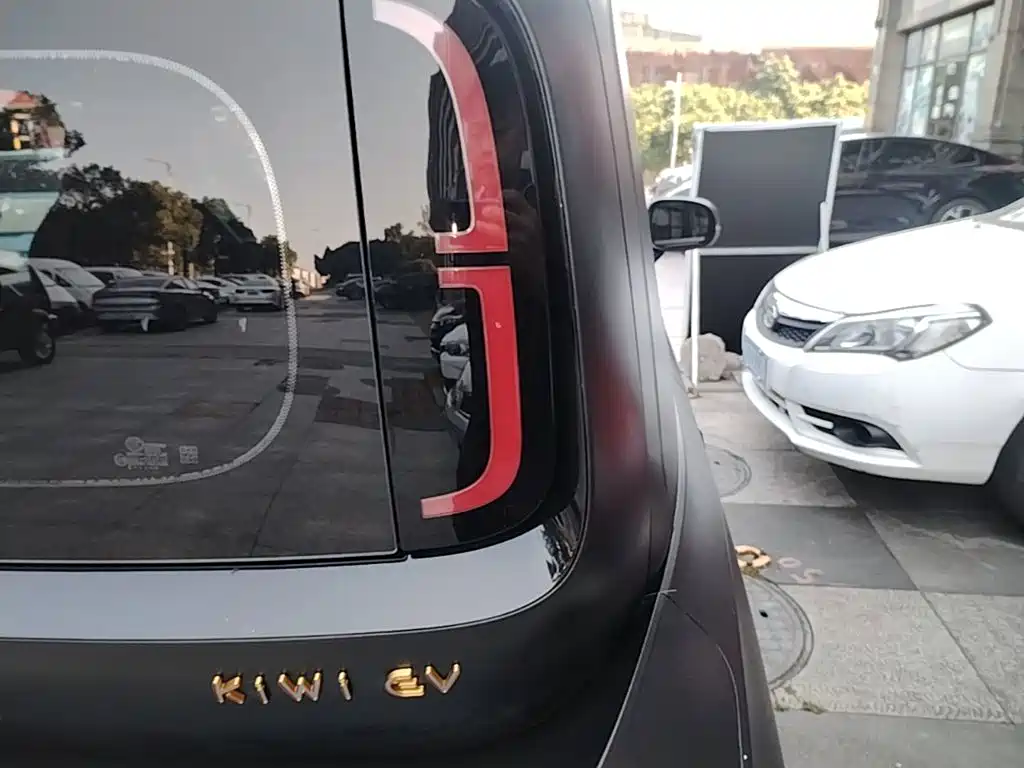 Baojun KiWi EV — миниатюра 8