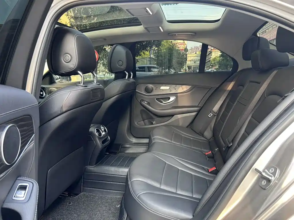 Mercedes-Benz C-Class — миниатюра 13