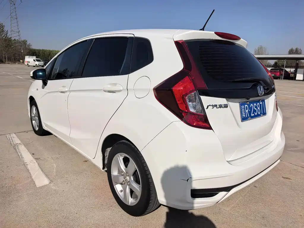 Honda Fit — миниатюра 6