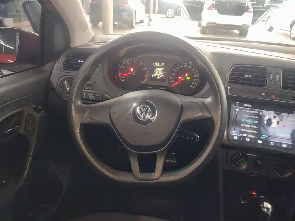 Volkswagen Polo — миниатюра 11