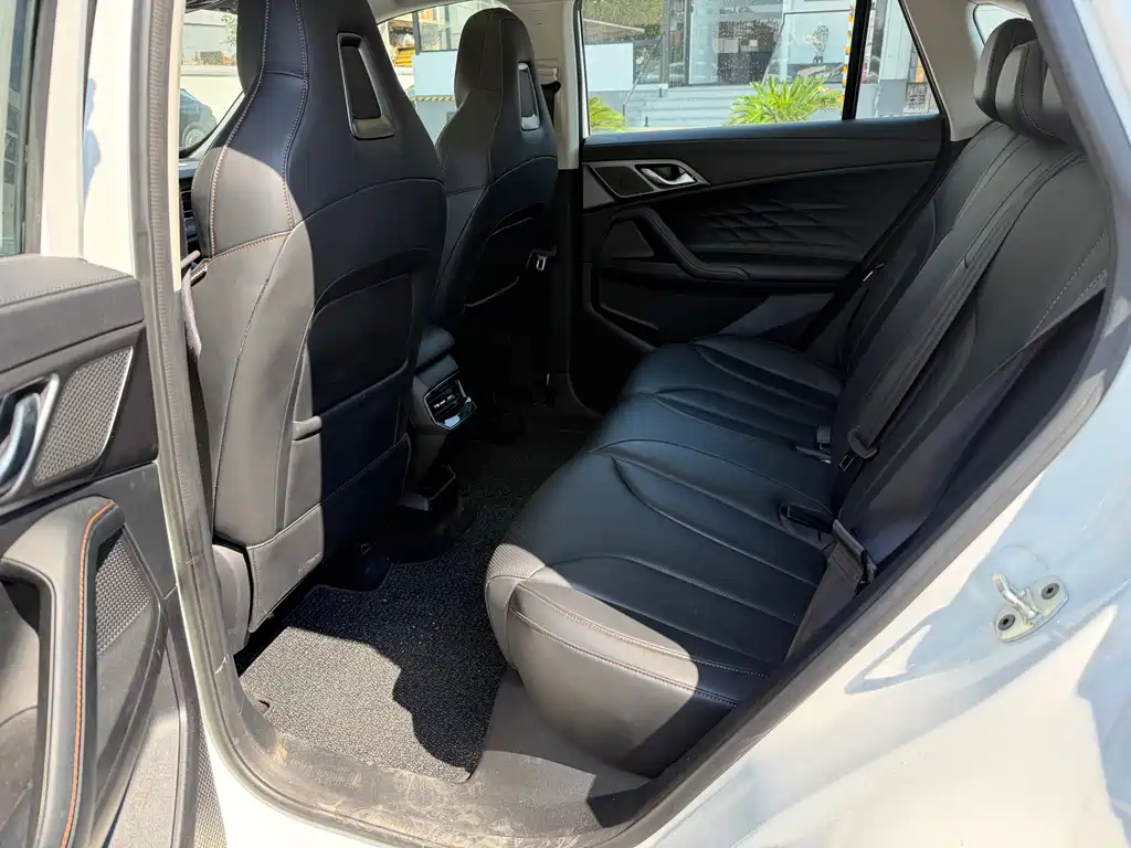 Roewe RX5 — миниатюра 5