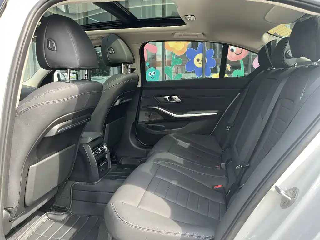 BMW 3 Series — миниатюра 11