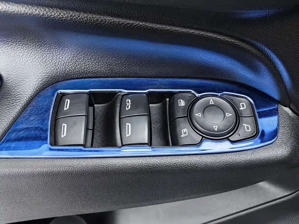 Chevrolet Equinox — миниатюра 9