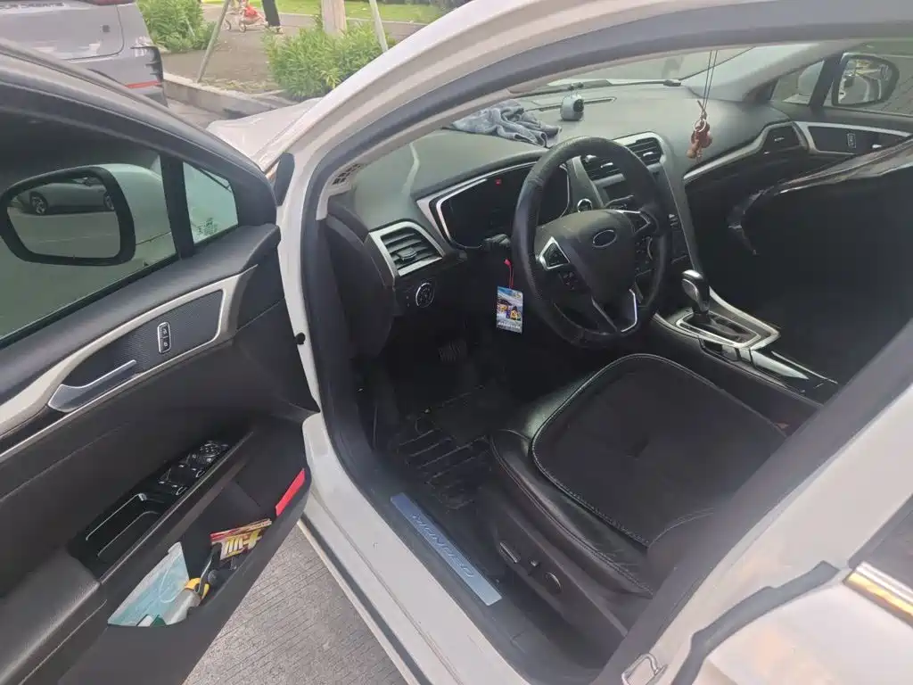 Ford Mondeo — миниатюра 12